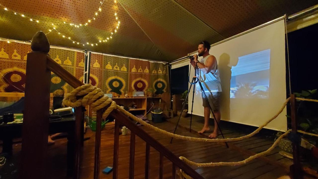 Kekai Surf House Hostel *